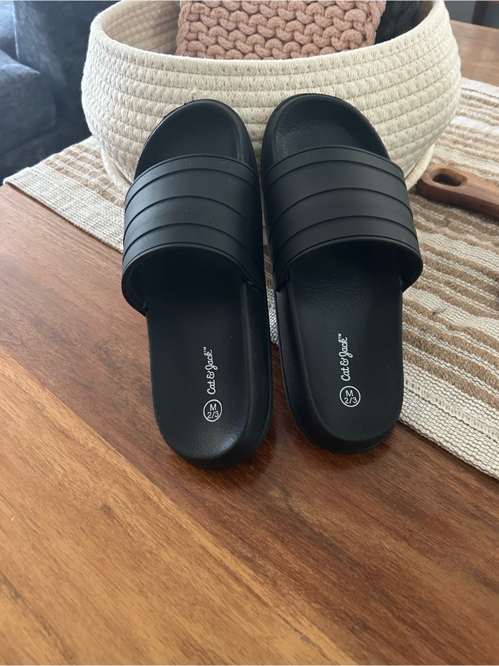 Cat & Jack Black Ribbed Slide Sandals